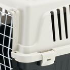 Caisse de transport pour animaux en plastique robuste avec grille métallique, idéale pour chats et petits chiens. Ventilation optimale, facile à nettoyer.