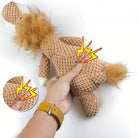 Jouet interactif pour chien en peluche marron, texture douce, avec effet sonore. Idéal pour divertir et stimuler les animaux de compagnie.